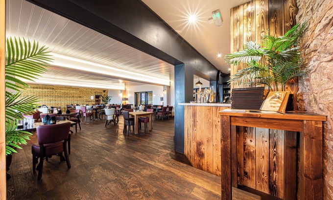 Pentre Halkyn Hotel | Discover Springfield Hotel: Spa, Family-Friendly Dining