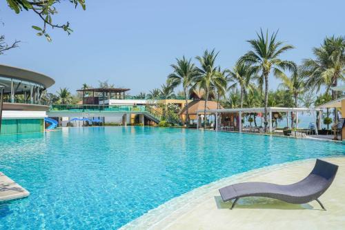 Cha-am Resort | Experience Springfield @Sea Resort & Spa with Pool & Spa