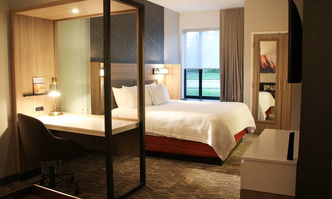 Middle River Hotel | Discover SpringHill Suites Baltimore White Marsh: Rated 9/10