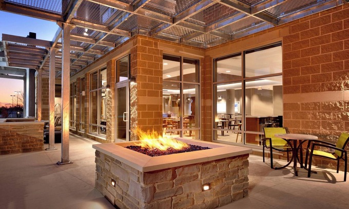 Coralville Hotel | Guest Rated: 9.8 at SpringHill Suites Coralville with Pool