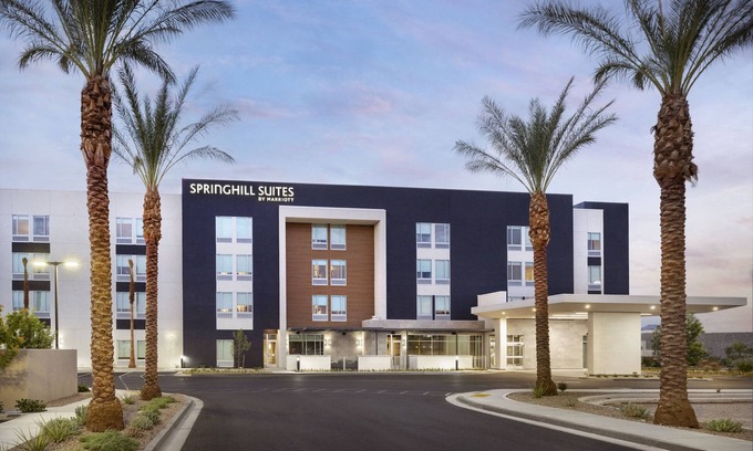 Las Vegas Hotel | Elegant Springhill Suites Near Las Vegas Airport - Rated 9.6/10