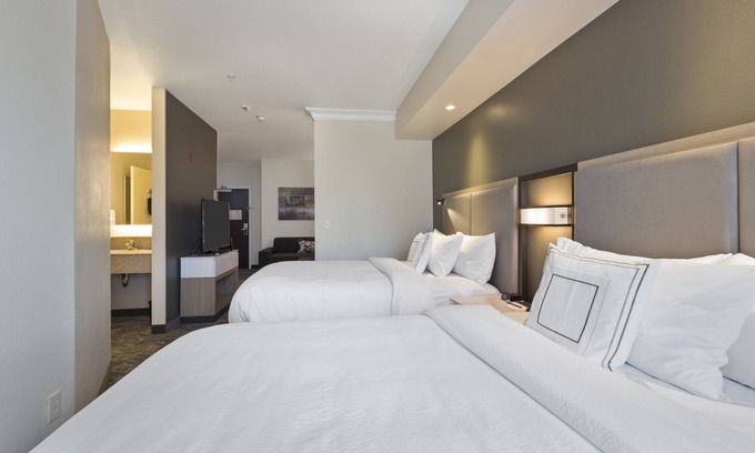 South Natomas Hotel | Eco-Friendly SpringHill Suites in Sacramento Natomas