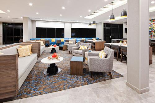 Central Escondido Hotel | SpringHill Suites by Marriott Escondido Downtown