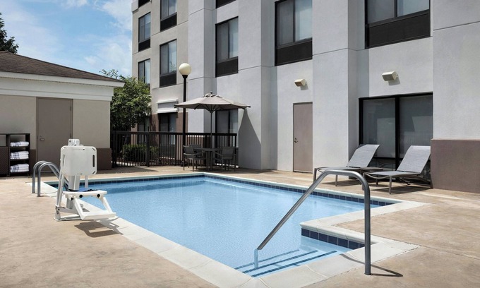 Lynchburg Hotel | Discover SpringHill Suites: Family-Friendly & Pet Welcome
