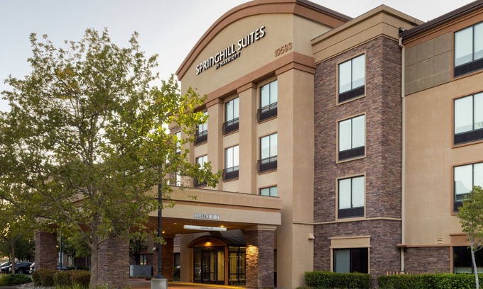Roseville Hotel | Discover Comfort at SpringHill Suites by Marriott Roseville