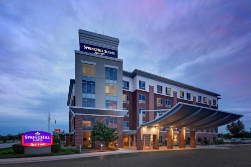 Green Bay Hotel | Pet-Friendly SpringHill Suites Green Bay with Pool & Hot Tub
