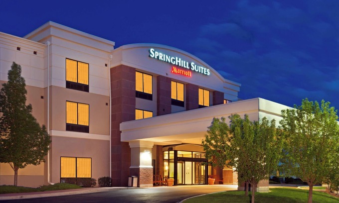 Longmont Hotel | Stylish Springhill Suites by Marriott Boulder Longmont Escape