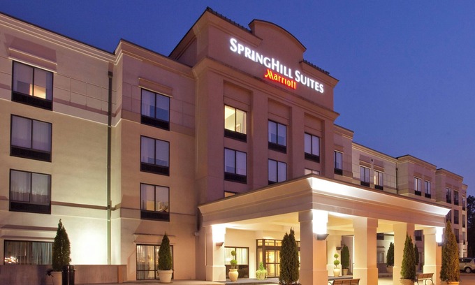 Tarrytown Hotel | Comfortable SpringHill Suites: Family-Friendly Getaway