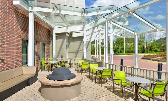 Fairfax Hotel | Family-Friendly SpringHill Suites with Pool & Spa Amenities