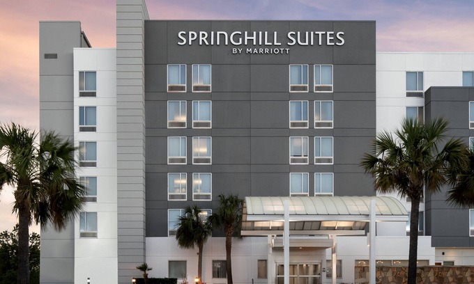 Houston Hotel | Eco-Friendly SpringHill Suites by Marriott near Houston Airport