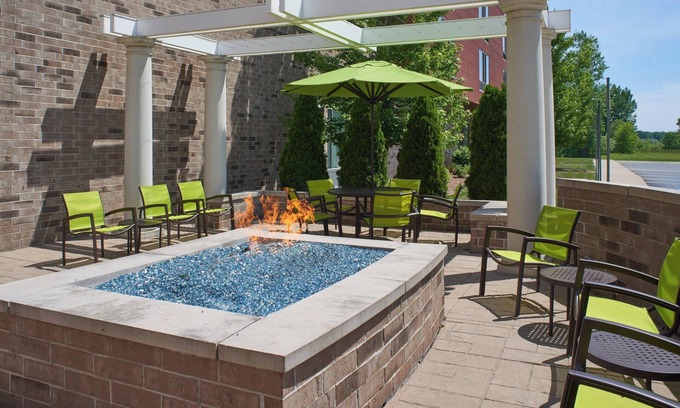 Saginaw Hotel | Relax at SpringHill Suites by Marriott Saginaw - 9/10 Rating