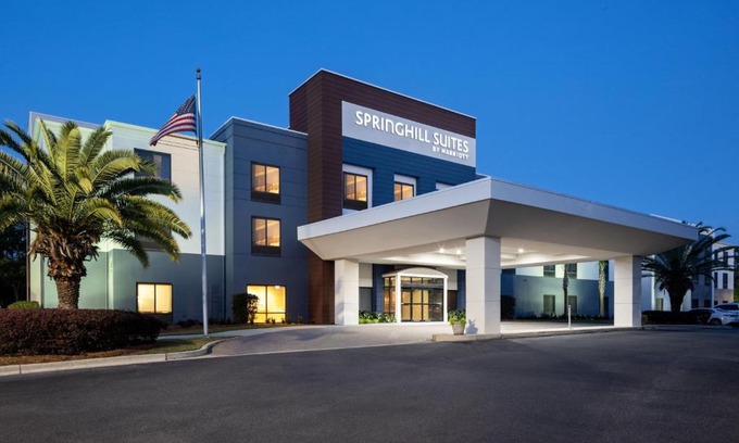Savannah Hotel | Discover SpringHill Suites by Marriott Savannah I-95 South