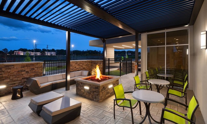 Tifton Hotel | Guest Rated 9.6: SpringHill Suites Tifton with Pool & Kitchen