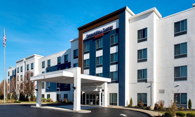 Newtonville Hotel | Guest Favorite: SpringHill Suites Albany-Colonie with Pool