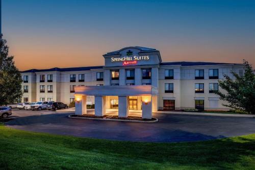 Hummelstown Hotel | Indulge at SpringHill Suites by Marriott Hershey Near The Park
