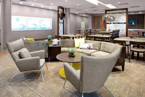 Lenexa Hotel | Top-Rated SpringHill Suites by Marriott in Lenexa