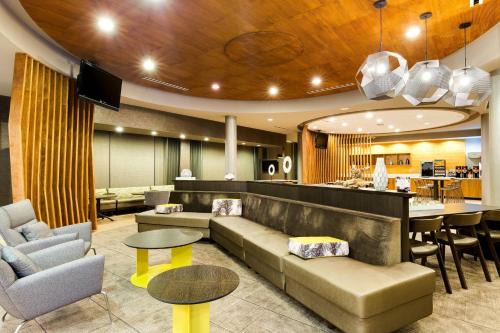 McAllen Hotel | Comfortable SpringHill Suites by Marriott McAllen Experience