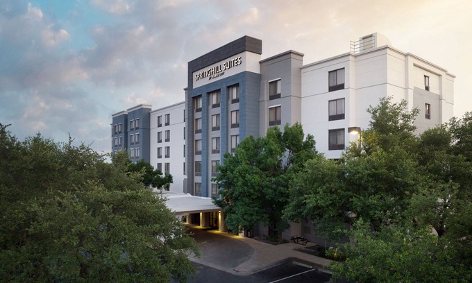 Franklin Park Hotel | Discover SpringHill Suites by Marriott Austin South