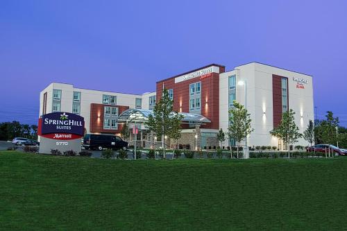 North Canton Hotel | Prime Stay at SpringHill Suites by Marriott Canton