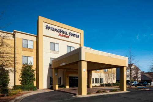 Fortson Hotel | Comfortable SpringHill Suites Columbus with Pool & Breakfast