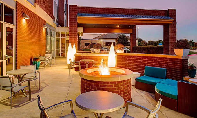 Richardson Hotel | Discover SpringHill Suites Dallas with Pool & Spa Amenities