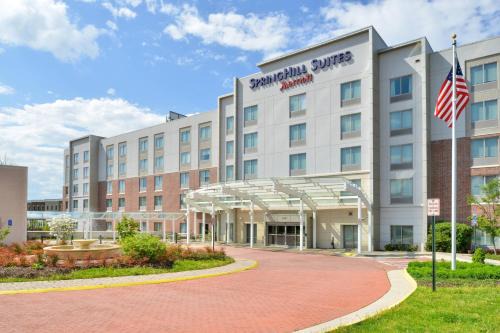 Fairfax Hotel | Pet-Friendly SpringHill Suites Fairfax with Private Pool