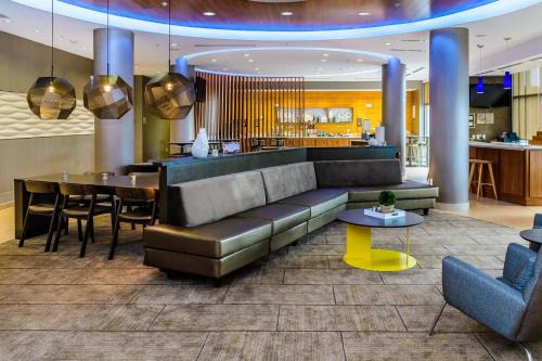 El Lago Hotel | Discover SpringHill Suites Houston NASA/Seabrook Today!