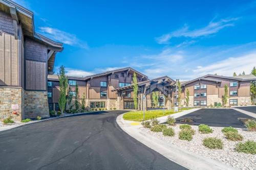 Island Park Hotel | Explore SpringHill Suites Island Park Yellowstone Awaits You