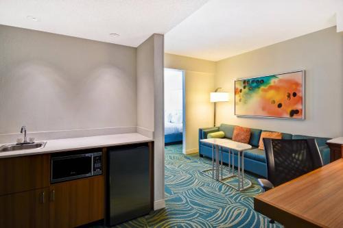 Linthicum Heights Hotel | Discover SpringHill Suites by Marriott Baltimore BWI Airport