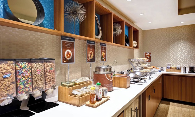 Linthicum Heights Hotel | Stylish SpringHill Suites near Baltimore BWI Airport