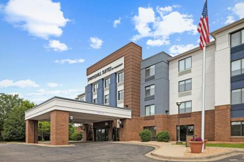 St. Louis Park Hotel | Discover SpringHill Suites Minneapolis West - Family-Friendly Stay
