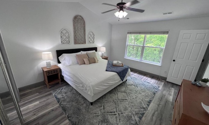 O'Fallon Apartment | Relaxing Springhurst Serenity: 4BR Getaway for Families