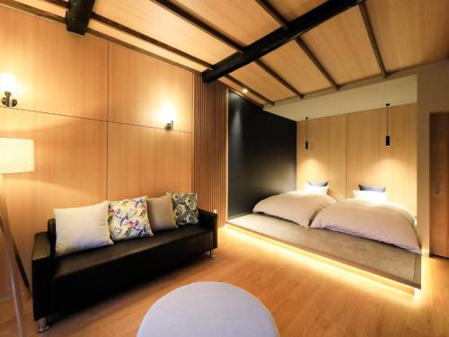 Yamakita Hotel | Explore Springs Village: Family & Pet-Friendly Retreat