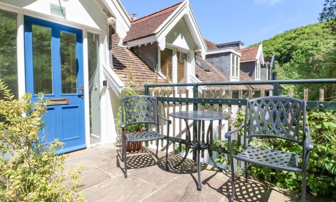 Hele Apartment | Pet-Friendly Springside: 4-Star Retreat with Perfect Reviews