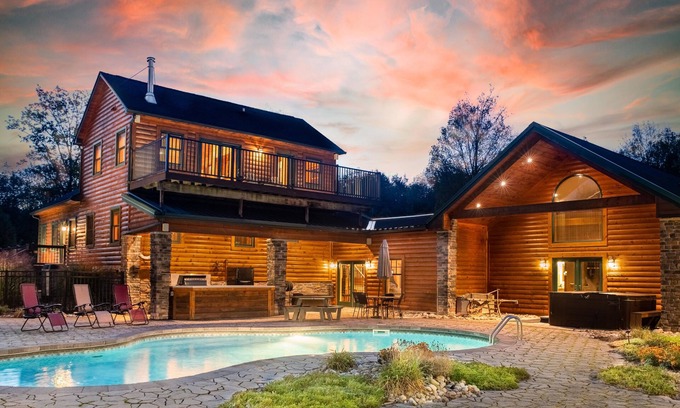 Scottsburg Cabin | Springwater Lodge: Perfect Base for Your Summer Wine Tour