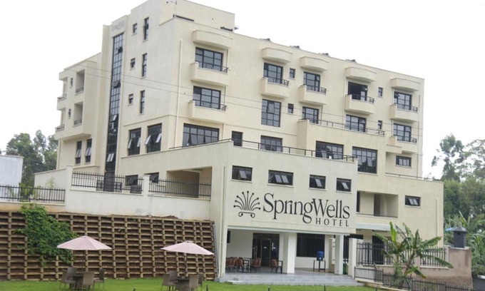 Kaathene Hotel | Family-Friendly SpringWells Hotel with Hot Tub & Kitchen