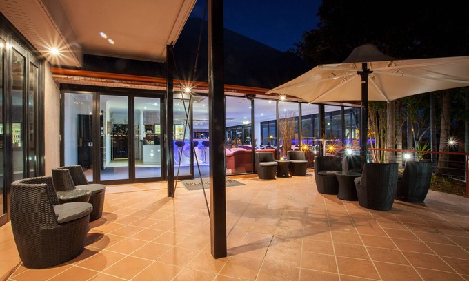 Springwood Hotel | Springwood Motor Inn: Family-Friendly Stays with Pool Access