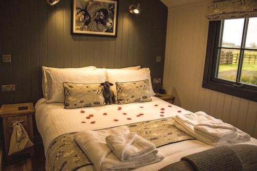 Storwood House | Discover Springwood Shepherd Huts Glamping in York - Rated 9.8