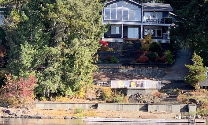 Port Alberni House | Waterfront Retreat at Sproat Lake with Stunning Views