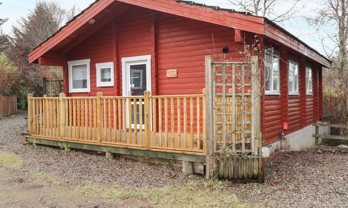 Marybank Cottage | Pet-Friendly Spruce Lodge with Garden in Strathpeffer