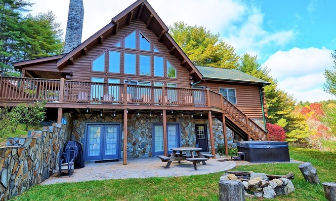Laurel Springs Cabin | Secluded Log Cabin Retreat with Hot Tub and Free WIFI