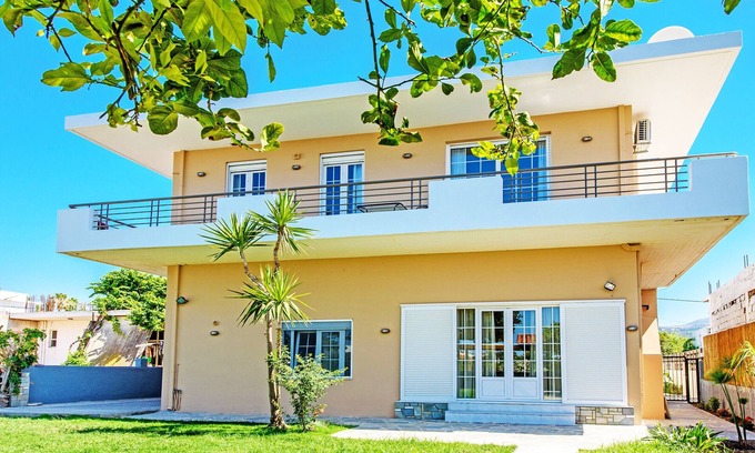 Platanes Apartment | Cozy Spyros Apartment with Pool & Ocean View in Rethymno