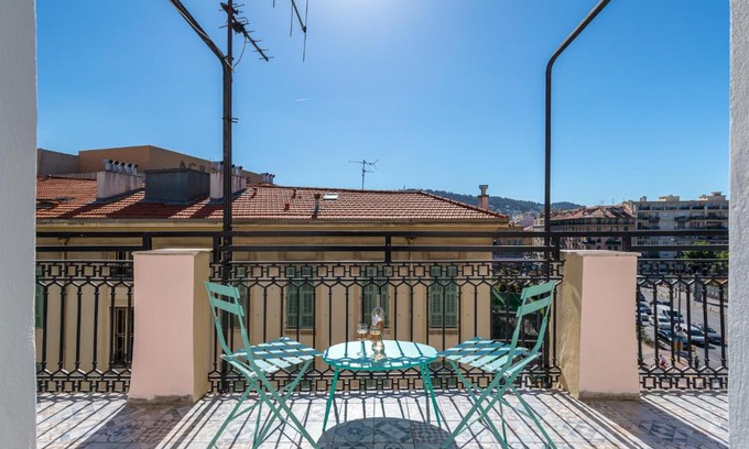 Cimiez Apartment | Pet-Friendly Squared Head-Apartment with Terrace in Nice