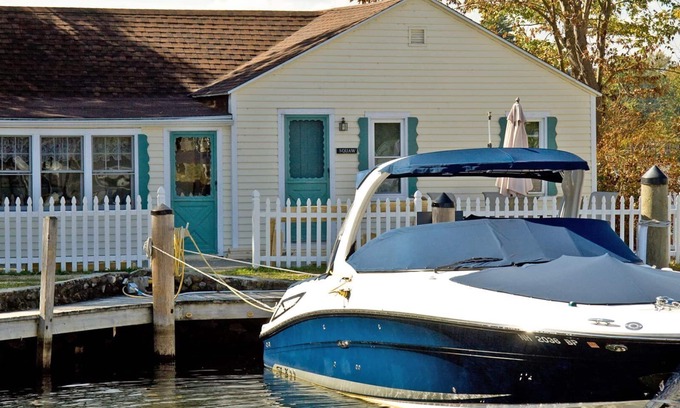 Gilford House | Lakefront Cottage Near Bank of NH Pavilion - Pet Friendly