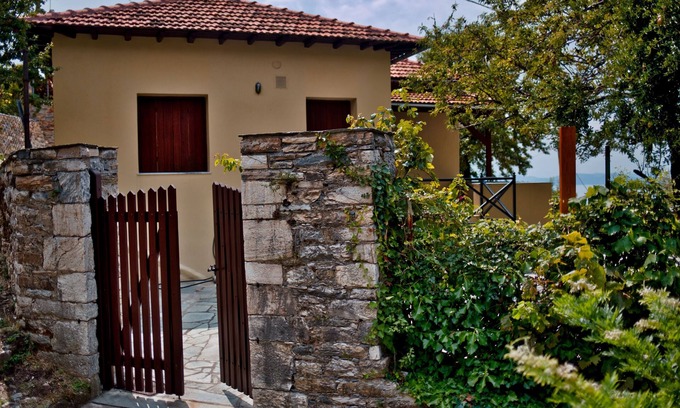 Milies House | Discover Squirrel House in Milies: Family-Friendly Retreat