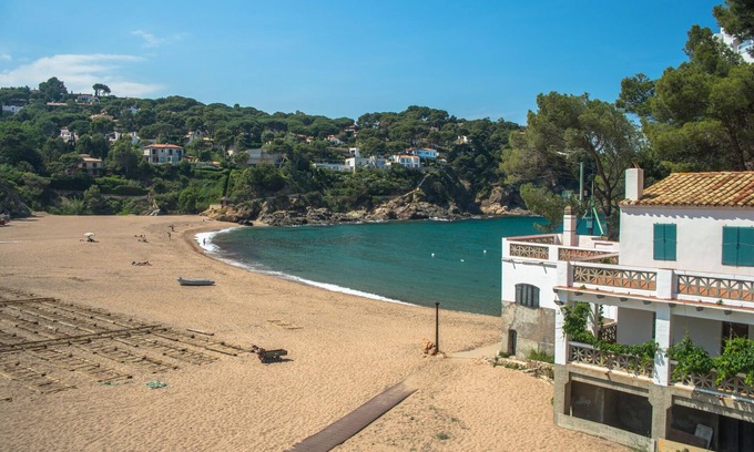 Sa Riera House | Experience SR-41 Begur: Family-Friendly Retreat with Pool