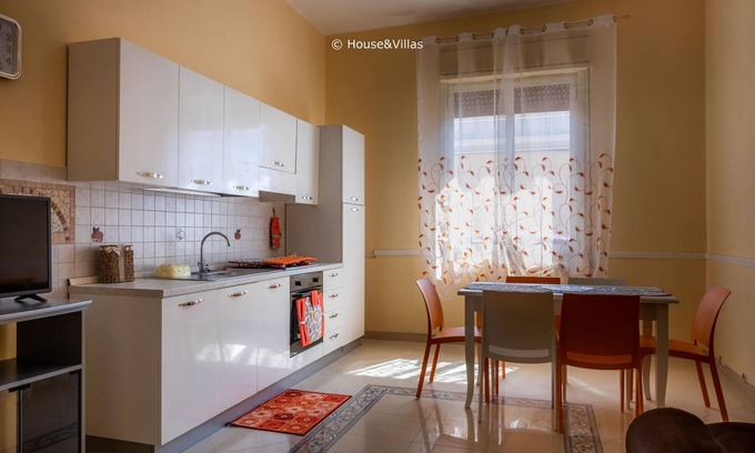 Avola Apartment | Discover Comfort at La Casa del Sole - Pet Friendly Retreat