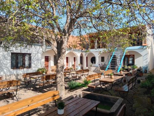 Novy Prerov House | Welcome to SRDEČNÁ: Family-Friendly Penzion with Dining