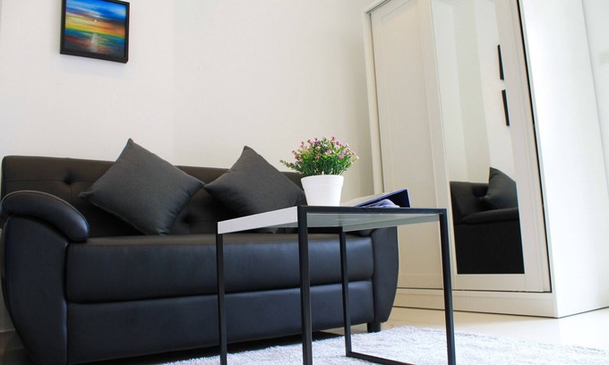 Huay Kaew Apartment | Modern Studio in Town: Family-Friendly & Accessible Stay