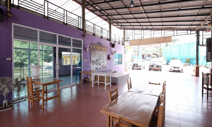 Khlong Thom Hotel | Discover Srikanlaya Resort: Family-Friendly & Highly Rated